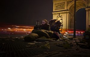 Oeuvre photographique et cinématographique sur les sans-toit de Paris.