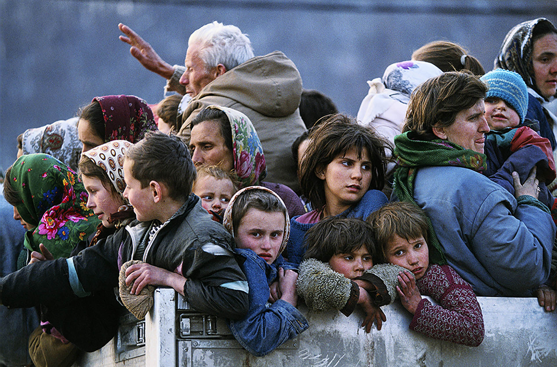 Дети 1999 года. Сербские беженцы из Косово 1999. Косовские беженцы. Албания, 1999..